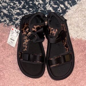 NWT Zara Women’s Black Leopard Print sandals
